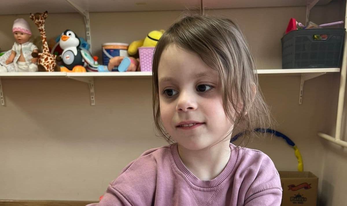 Olivia are nevoie de numeroase ședințe de terapia ABA