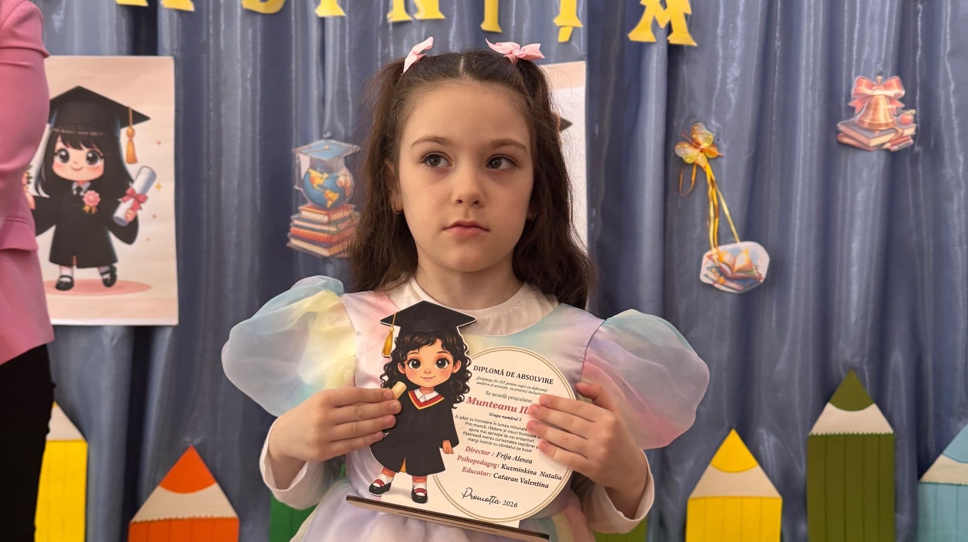 Ilinca are nevoie de terapii ocupaționale zilnice