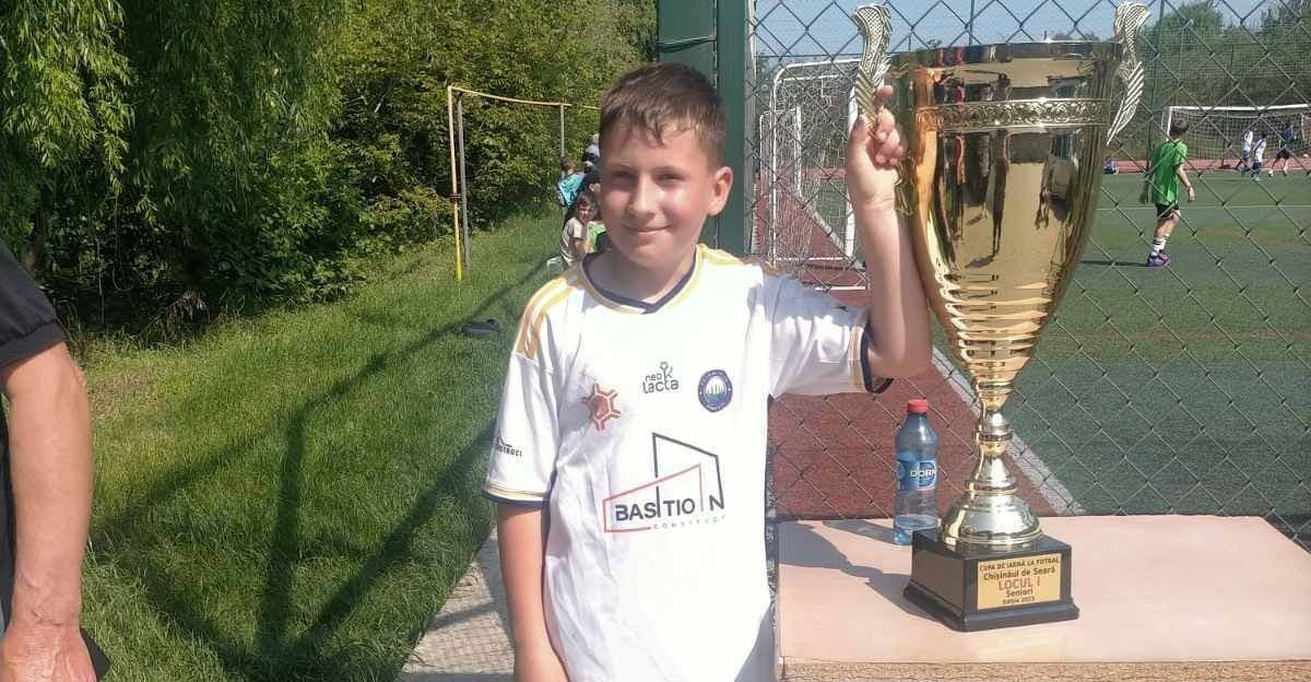 Ion doreşte să meargă la tabără vara această