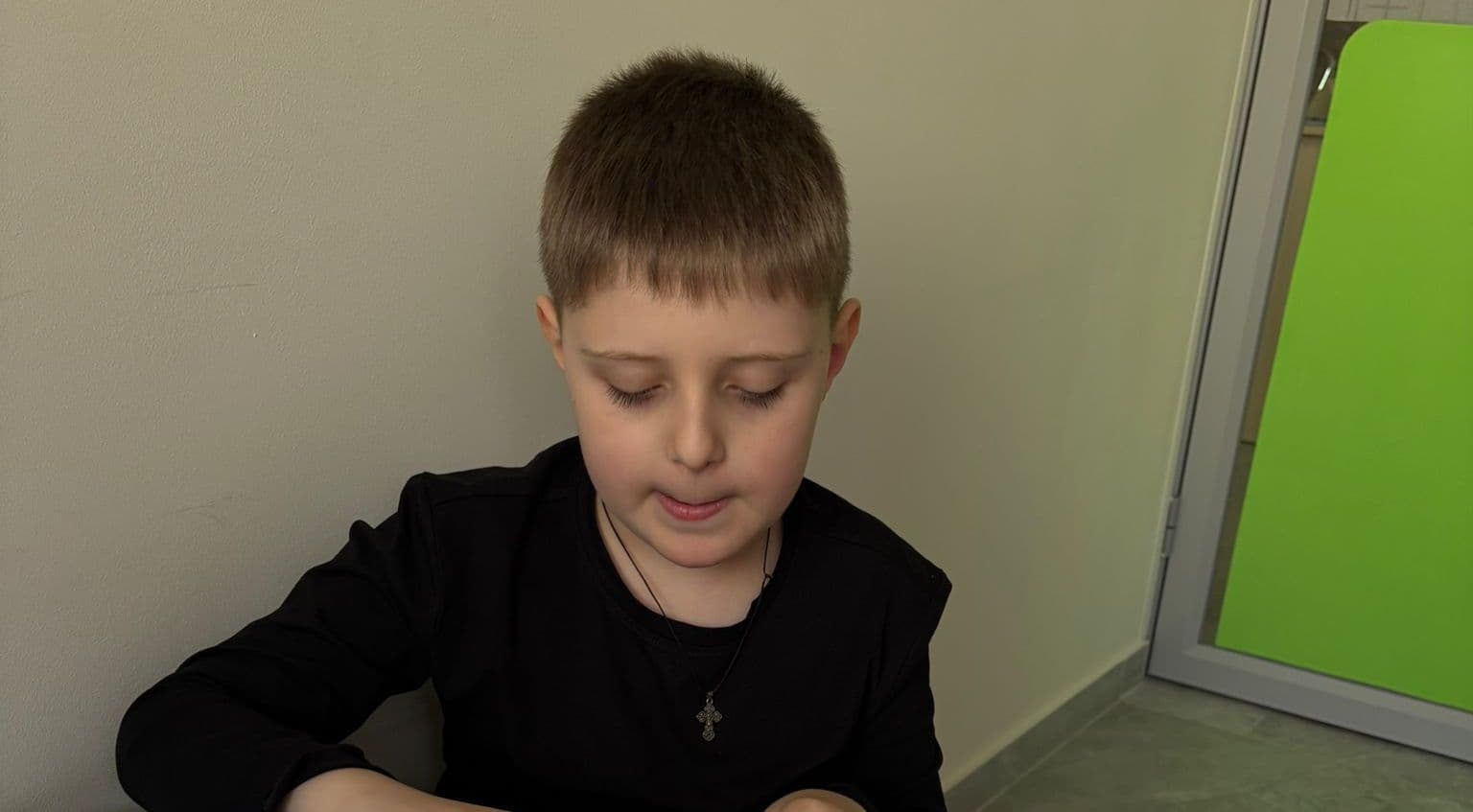 Gabriel are nevoie de numeroase ședințe de terapie