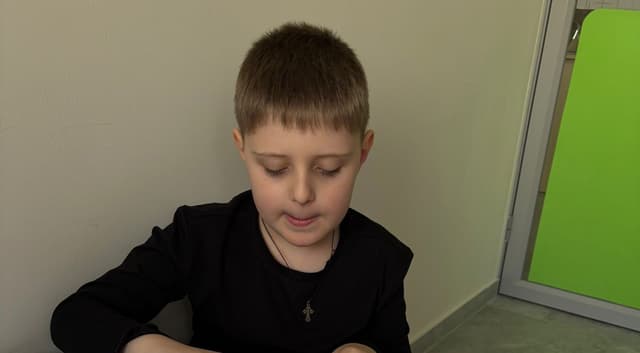 Gabriel are nevoie de numeroase ședințe de terapie