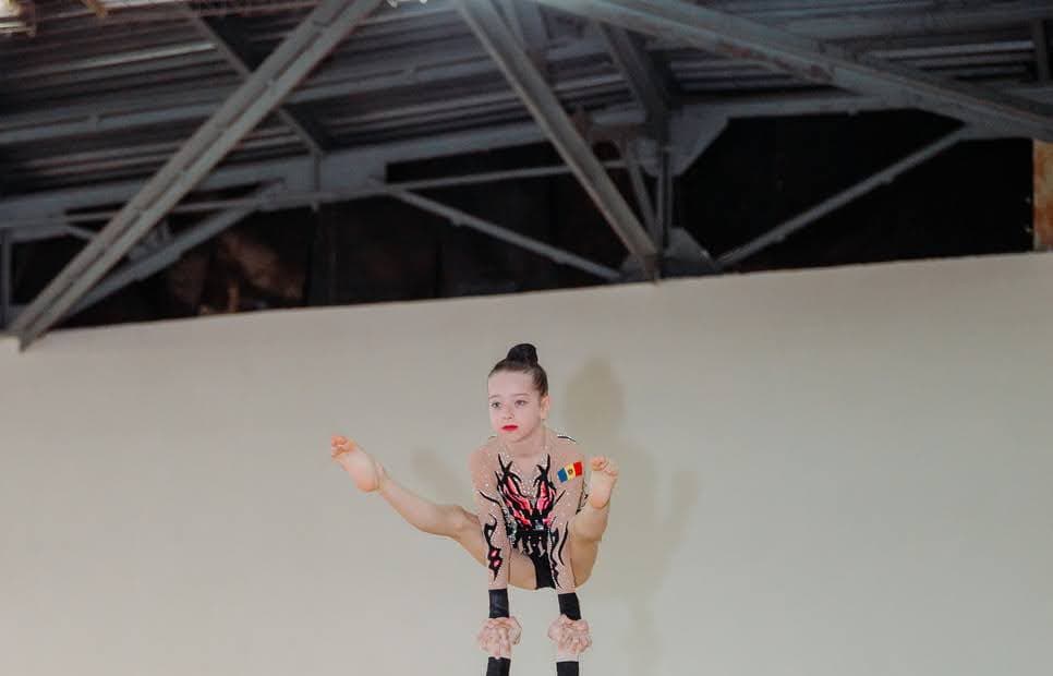 Alisa găsește în acrobație adevărata sa pasiune