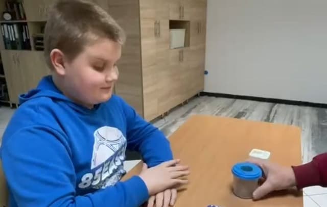 Matei merită șansa la terapii care să îl ajute să evolueze