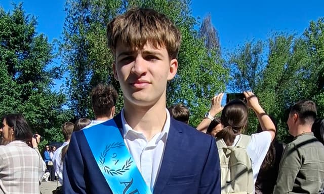 Ajută-l pe Cristian să-și construiască viitorul