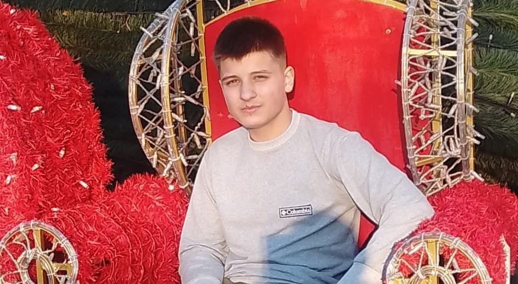 Să îl susținem pe Andrian în studii