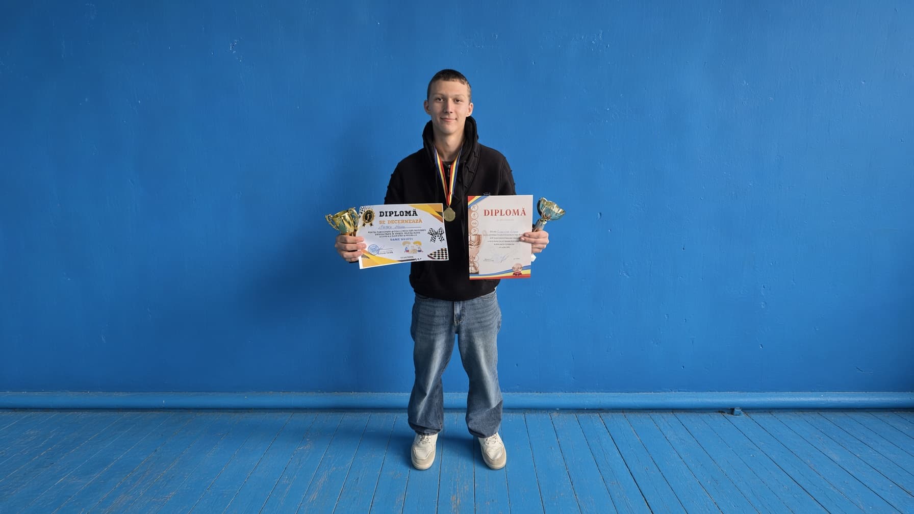 Ajută-l pe Stepan să-și continue studiile la colegiu