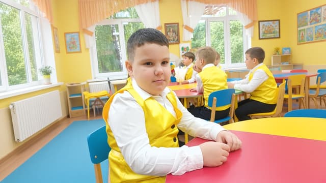 Ajută-l pe Bogdan cu şedințe de logopedie