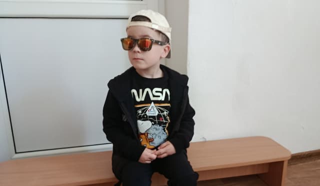 Terapiile sunt esențiale pentru dezvoltarea lui Bogdan