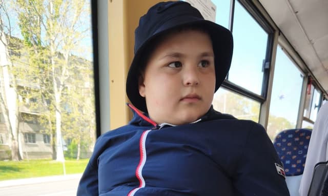 Ajută-l pe Matei să continue terapia ABA