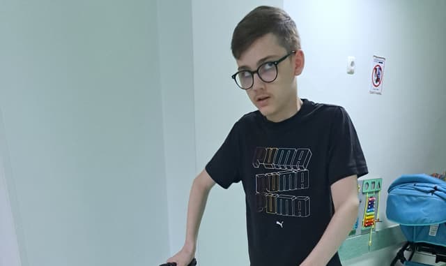Vlad are nevoie de înotul terapeutic