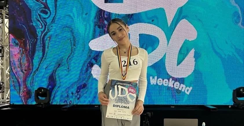 Andreea doreşte mult la tabără