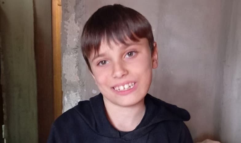 Daniel are nevoie de o tablă din plută pentru dezvoltare