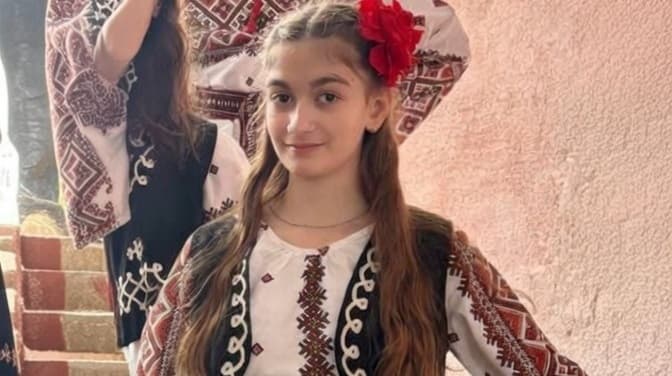 Xenia e o tânără talentată care își dorește un costum popular