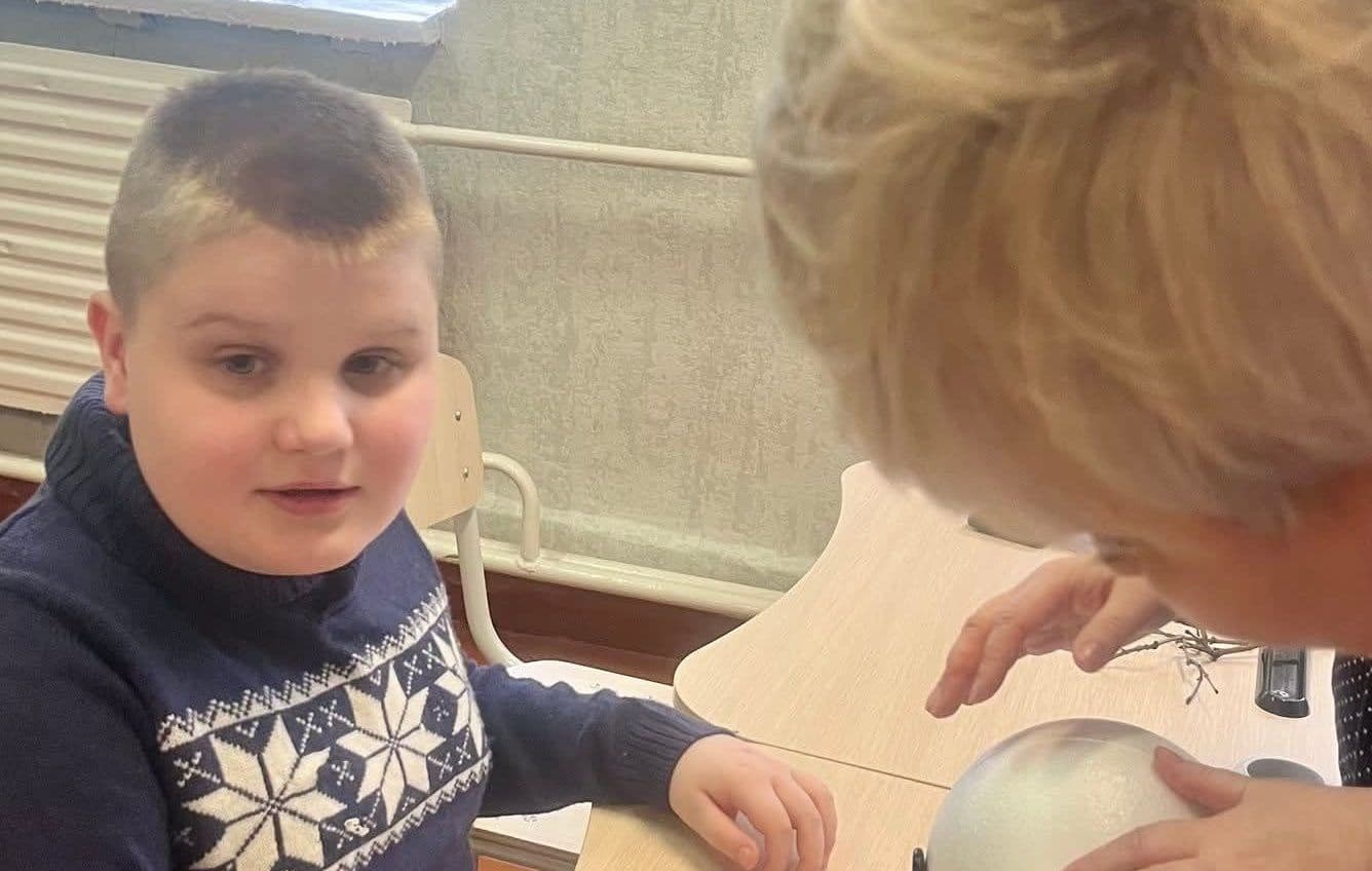 Matei are nevoie de terapii specializate