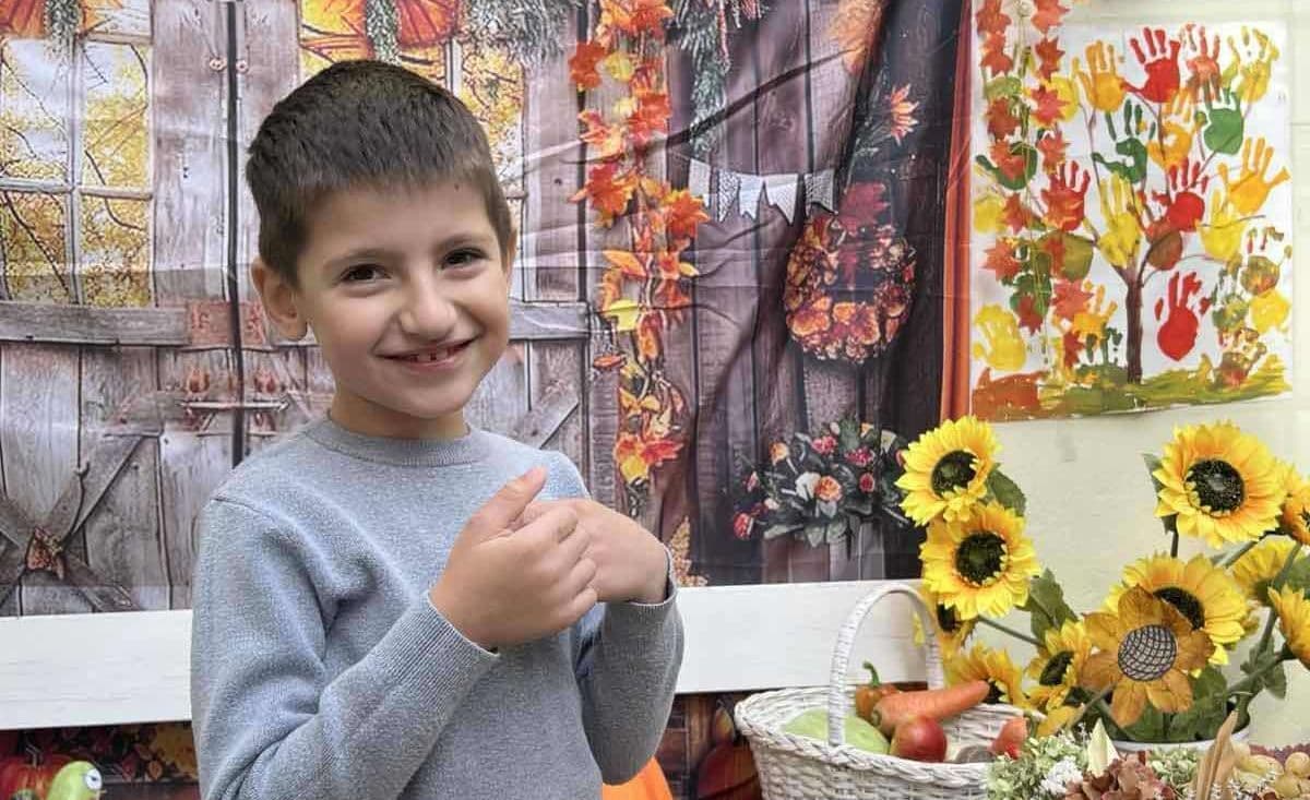 Darius are nevoie de kinetoterapie și logopedie